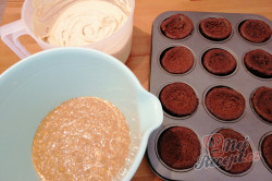 Příprava receptu Fenomenální SNICKERS muffinky, krok 1