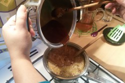 Příprava receptu Křupavé oříšky v karamelu a oplatce - GRILÁŽKY, krok 5