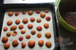 Příprava receptu Dvoubarevný tvarohovo-meruňkový koláč, krok 6
