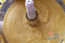 Příprava receptu FITNESS nepečený mangový dort, krok 5