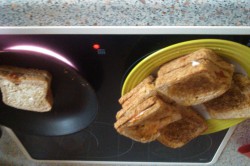 Příprava receptu Toasty s kysaným zelím, krok 6